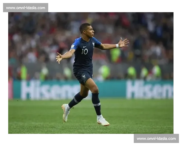 姆巴佩 8 战巴萨独造 12 球：无解杀手与胜负谜题